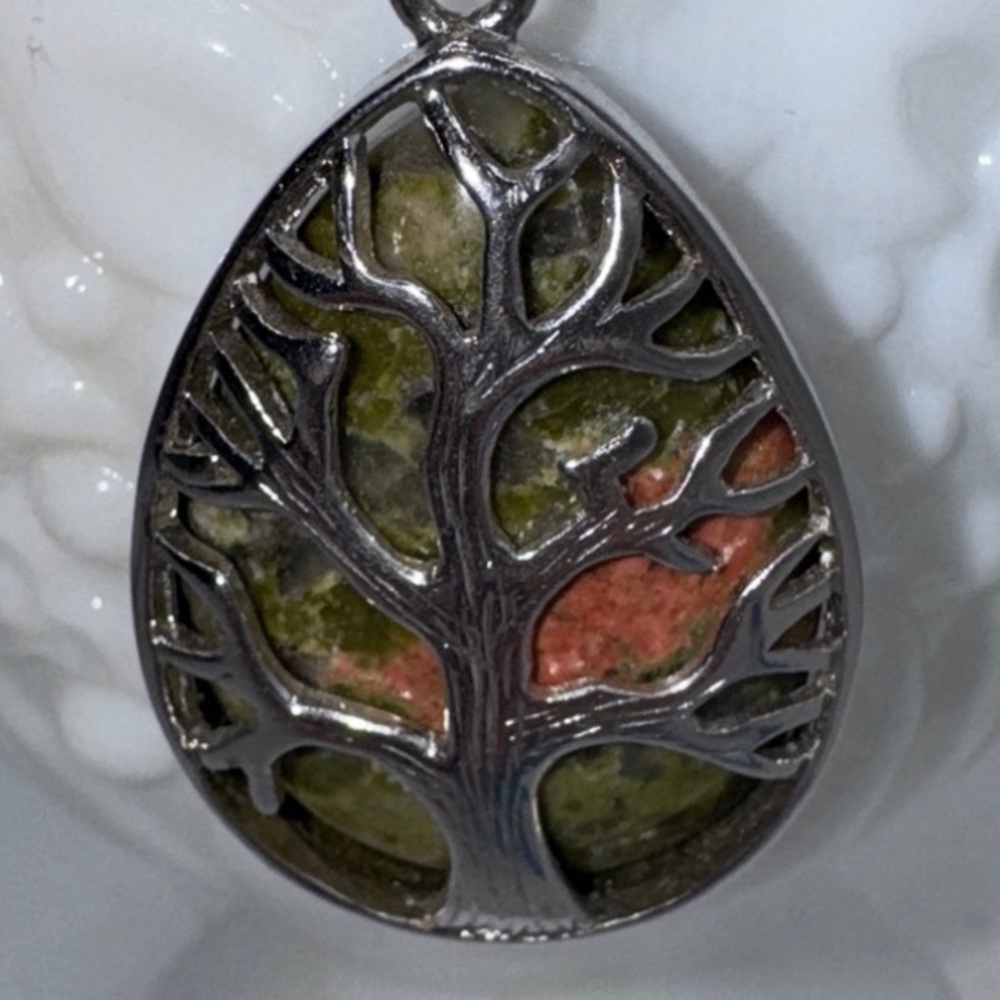 bloodstone gemstone necklace 2” silver tone tree of life Pendant on 9” cord NEW